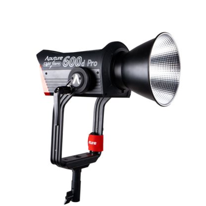 APUTURE COB 600d Pro (pied inclus)
